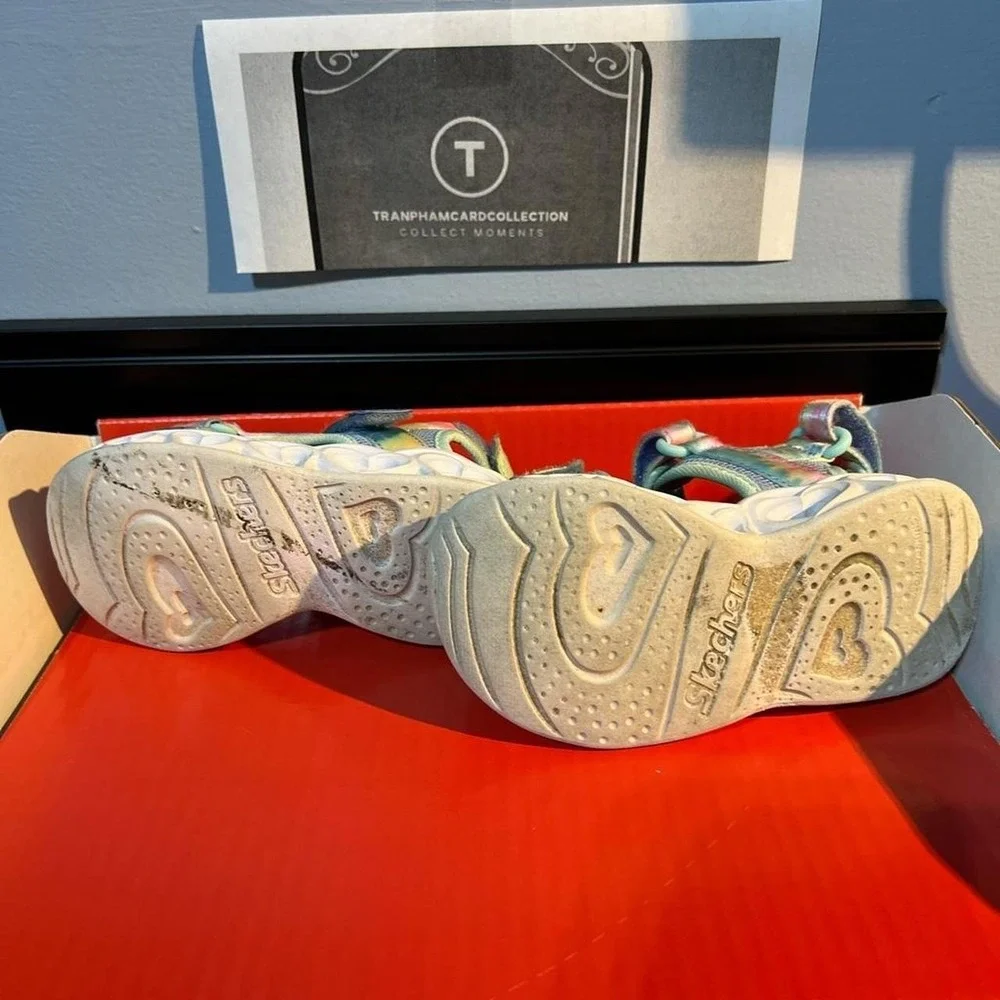 Skechers lights heart